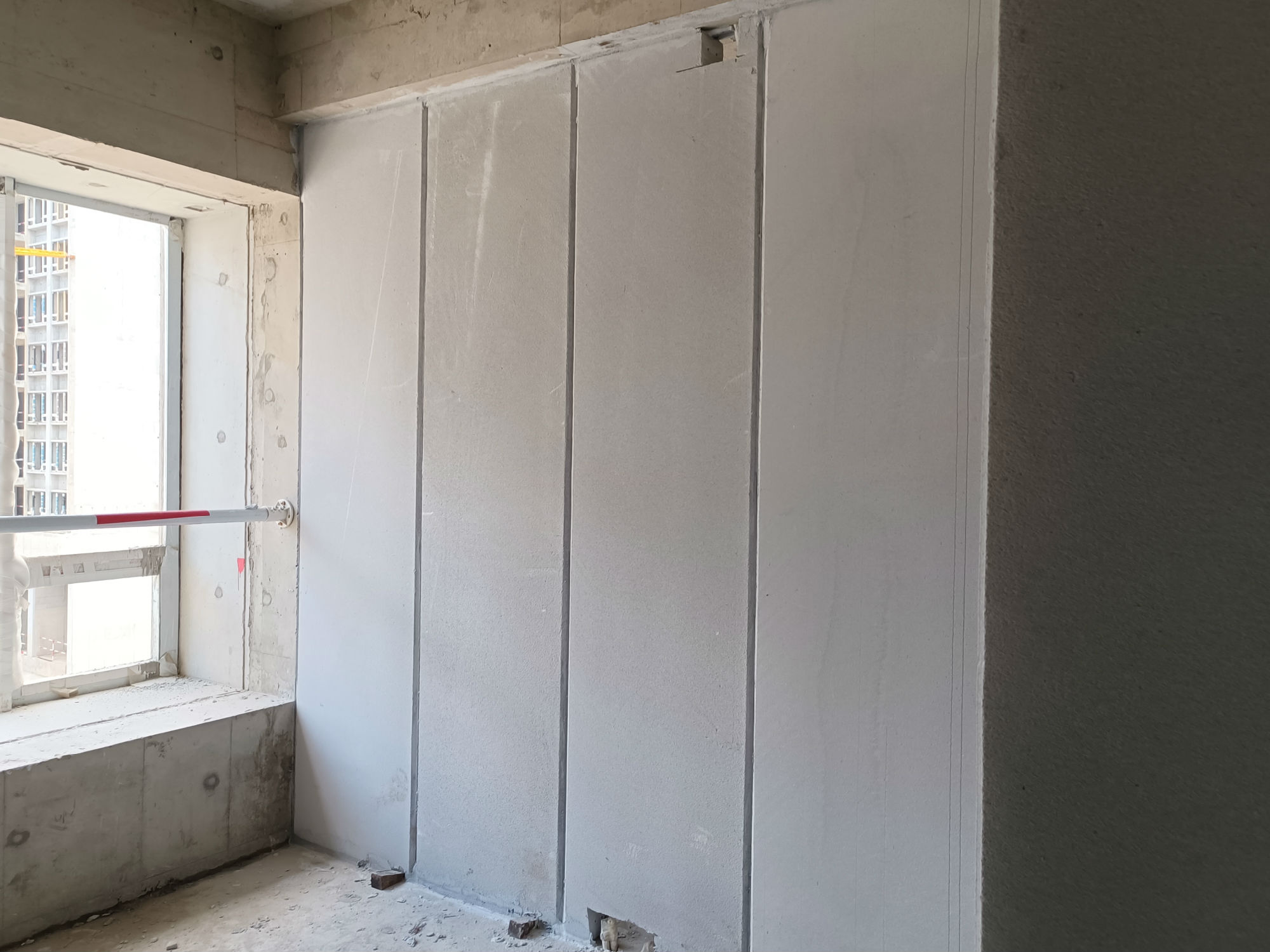 alc輕質隔墻板安裝成本高嗎？